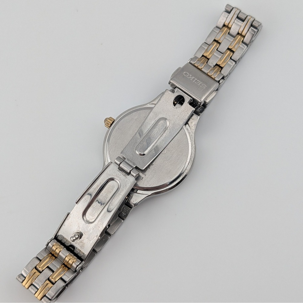 Seiko Solar V187-0AA0 Two Tone Textured Dial Minute Track Watch - Picture 11 of 11